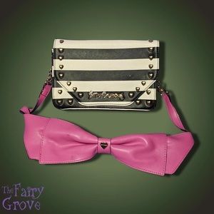 Mall Goth Shoulder Bag